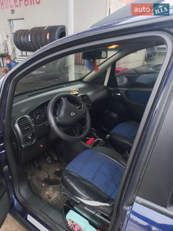 Opel Zafira 2001