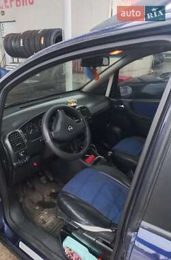 Минивэн Opel Zafira 2001 в 