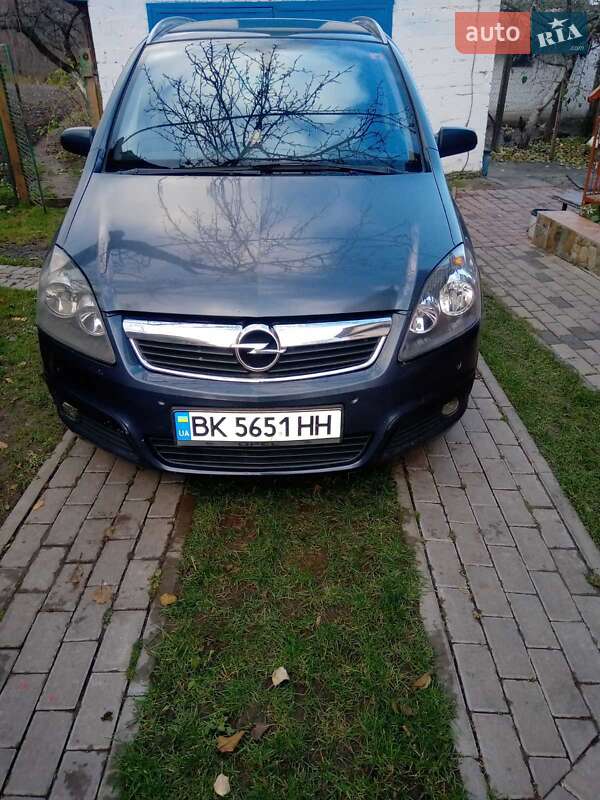 Мінівен Opel Zafira 2007 в Рівному