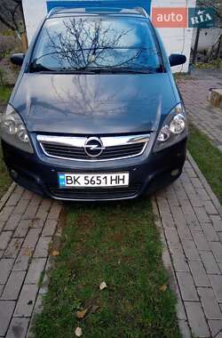 Минивэн Opel Zafira 2007 в 