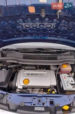 Минивэн Opel Zafira 2006 в 