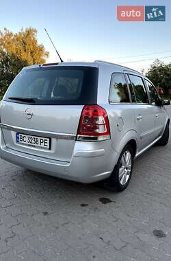 Минивэн Opel Zafira 2008 в 