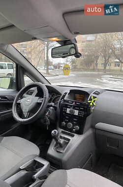 Минивэн Opel Zafira 2011 в Ровно