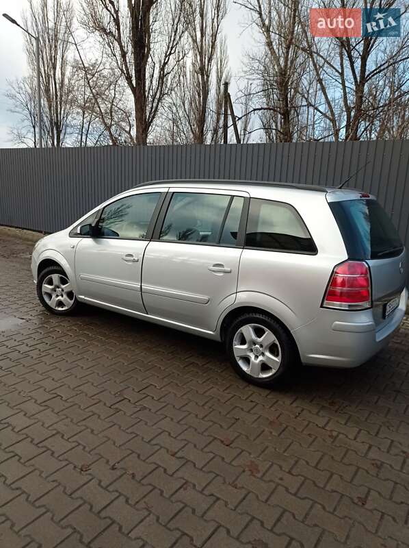 Мінівен Opel Zafira 2006 в Чернігові