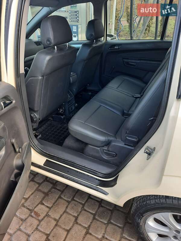 Минивэн Opel Zafira 2013 в Львове