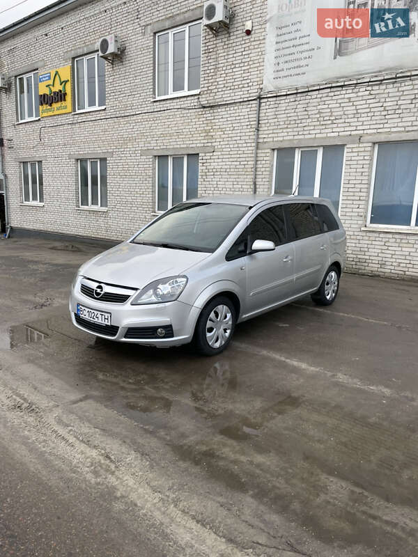 Минивэн Opel Zafira 2006 в Ивано-Франково