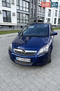 Мінівен Opel Zafira 2010 в Новояворівську