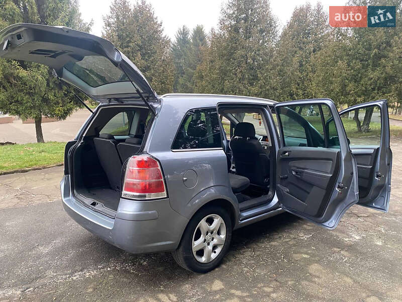Мінівен Opel Zafira 2007 в Рівному