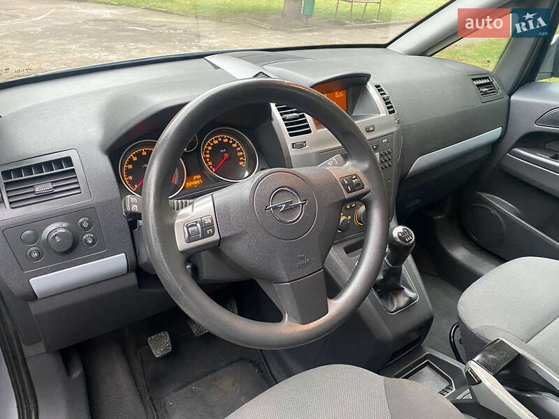 Мінівен Opel Zafira 2007 в Рівному