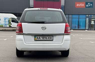 Минивэн Opel Zafira 2013 в Киеве