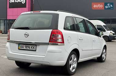 Минивэн Opel Zafira 2013 в Киеве