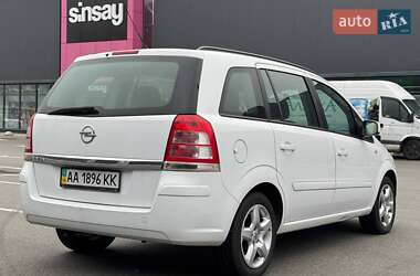 Минивэн Opel Zafira 2013 в Киеве