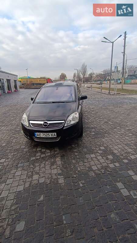 Мінівен Opel Zafira 2010 в Кам'янському