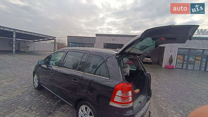 Мінівен Opel Zafira 2010 в Кам'янському