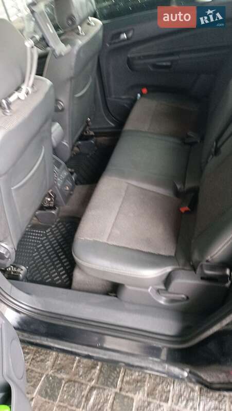 Мінівен Opel Zafira 2010 в Кам'янському
