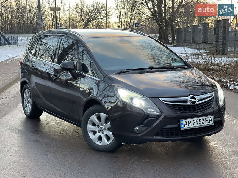 Минивэн Opel Zafira 2014 в Житомире