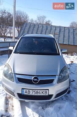 Минивэн Opel Zafira 2005 в Томашполе