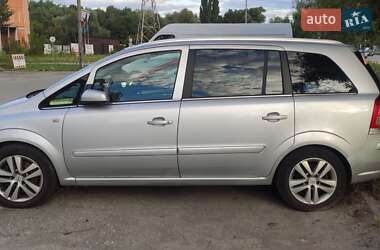Минивэн Opel Zafira 2009 в 