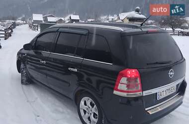 Мінівен Opel Zafira 2010 в Верховині