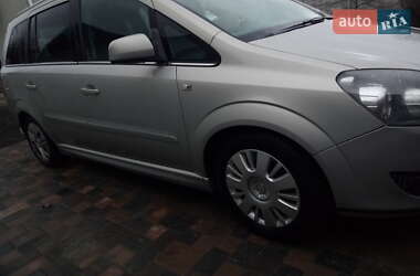 Мінівен Opel Zafira 2010 в Івано-Франківську