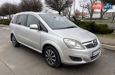 Мінівен Opel Zafira 2010 в Києві