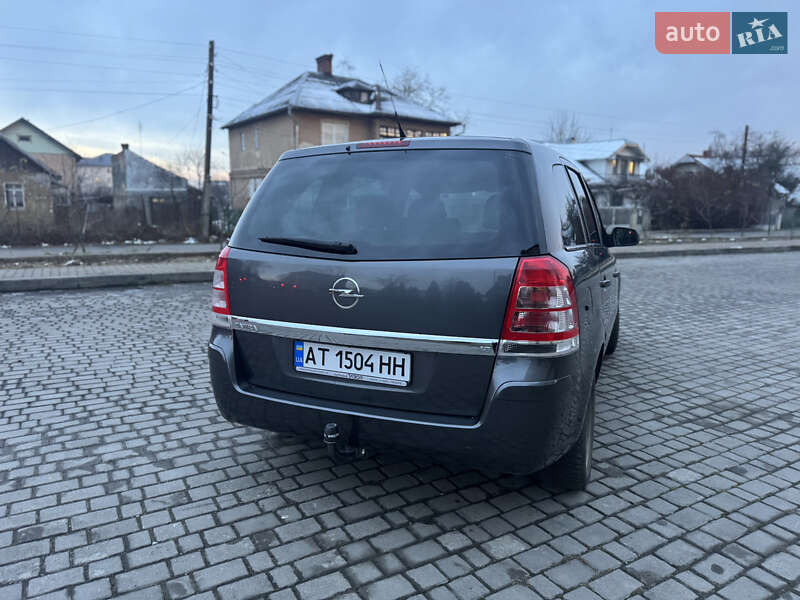 Минивэн Opel Zafira 2010 в Коломые