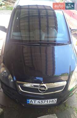 Мінівен Opel Zafira 2006 в Яремчі