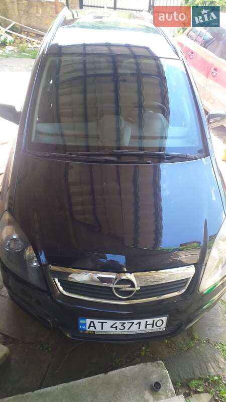 Минивэн Opel Zafira 2006 в Яремче