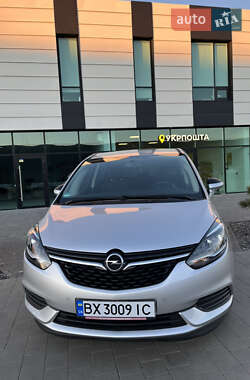 Минивэн Opel Zafira 2018 в Черновцах