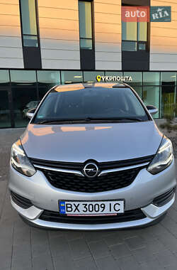 Минивэн Opel Zafira 2018 в Черновцах