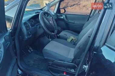 Минивэн Opel Zafira 2004 в 