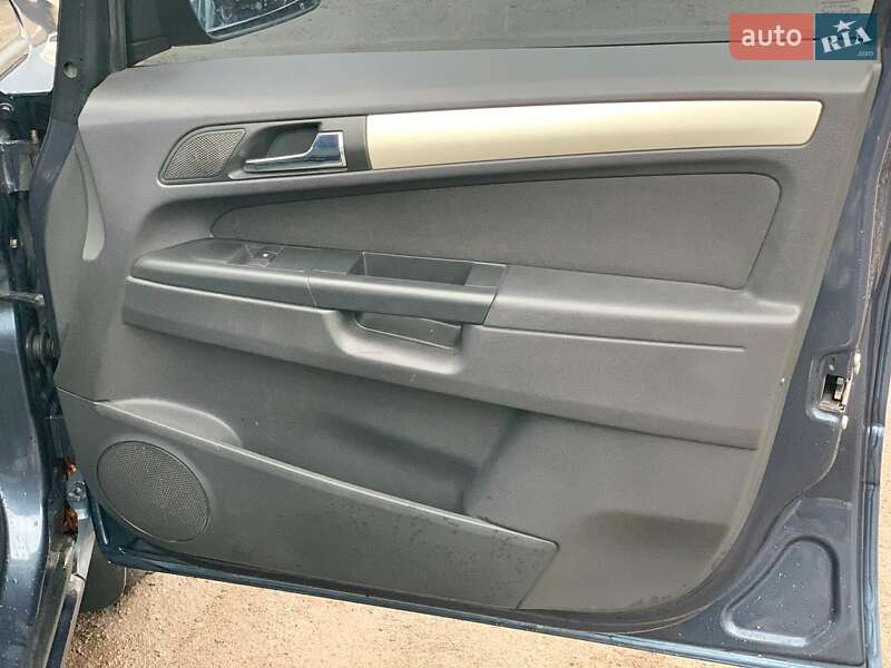 Минивэн Opel Zafira 2008 в Виннице