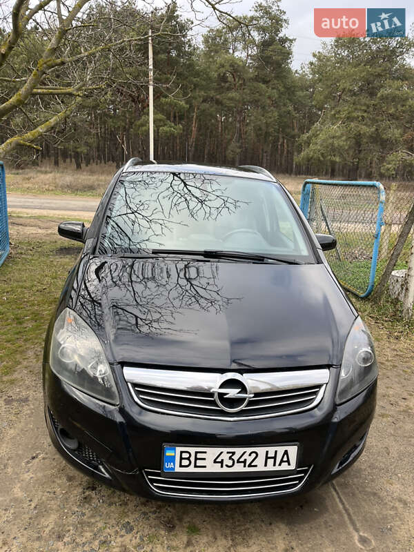 Минивэн Opel Zafira 2008 в Николаеве