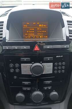 Минивэн Opel Zafira 2010 в 