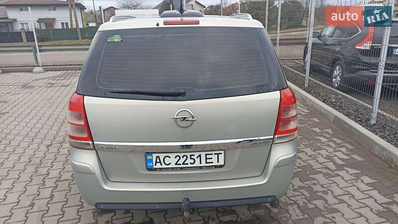 Мінівен Opel Zafira 2010 в Нововолинську