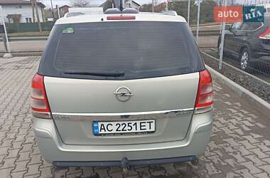 Минивэн Opel Zafira 2010 в 