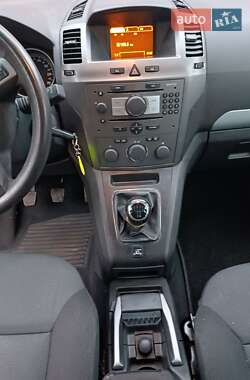 Минивэн Opel Zafira 2007 в 