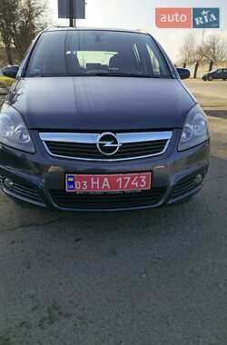 Минивэн Opel Zafira 2007 в Луцке