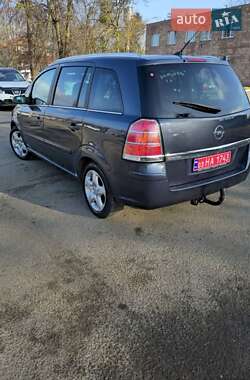 Минивэн Opel Zafira 2007 в Луцке