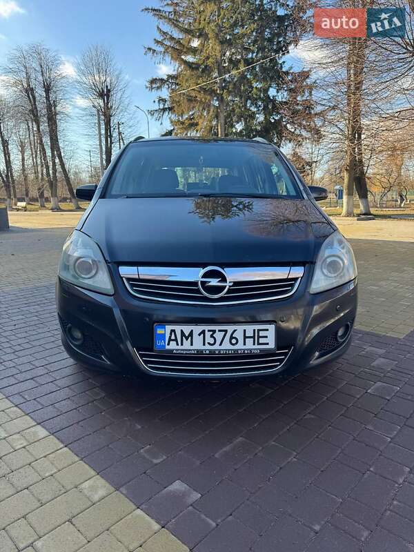 Минивэн Opel Zafira 2008 в Житомире