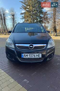 Минивэн Opel Zafira 2008 в 