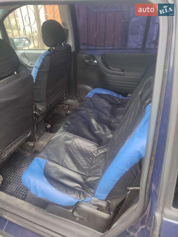 Мінівен Opel Zafira 2000 в Кореці