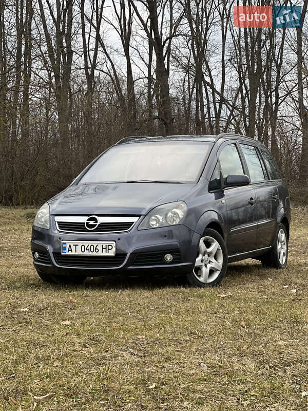 Минивэн Opel Zafira 2006 в Городенке