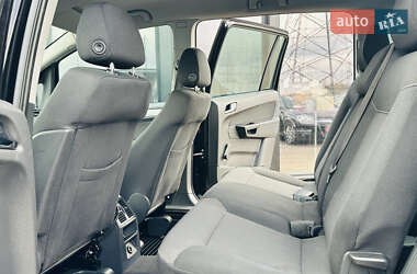 Минивэн Opel Zafira 2010 в 