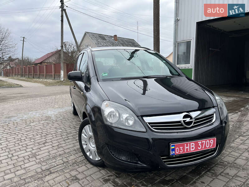 Минивэн Opel Zafira 2012 в Луцке