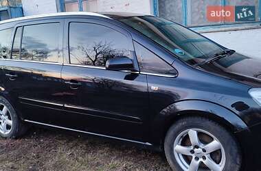 Минивэн Opel Zafira 2009 в Хороле