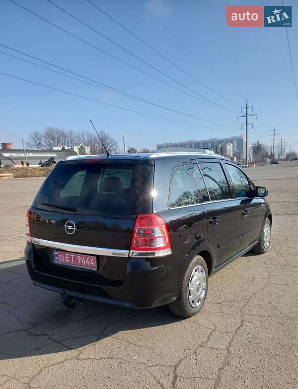 Минивэн Opel Zafira 2010 в Полтаве