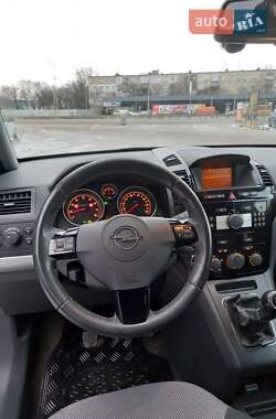 Минивэн Opel Zafira 2010 в Полтаве