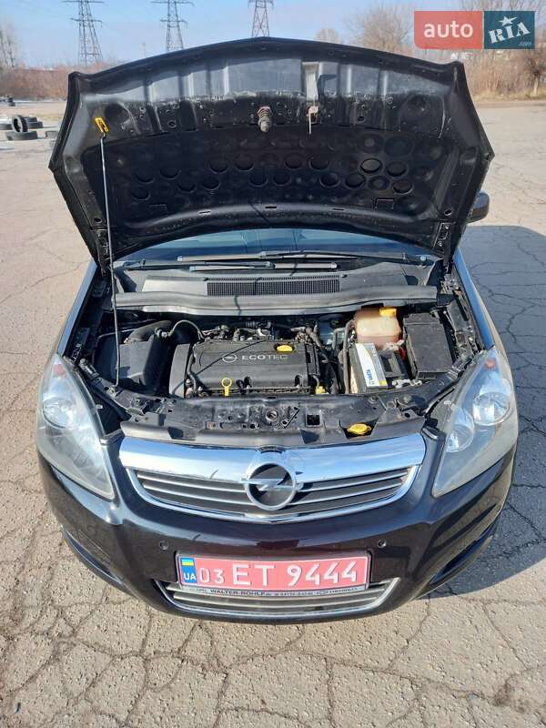 Минивэн Opel Zafira 2010 в Полтаве