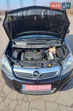 Минивэн Opel Zafira 2010 в Полтаве